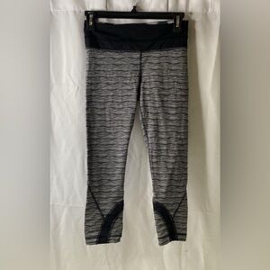 Lululemon Athletica Black and White Patterned Leggings Size 4